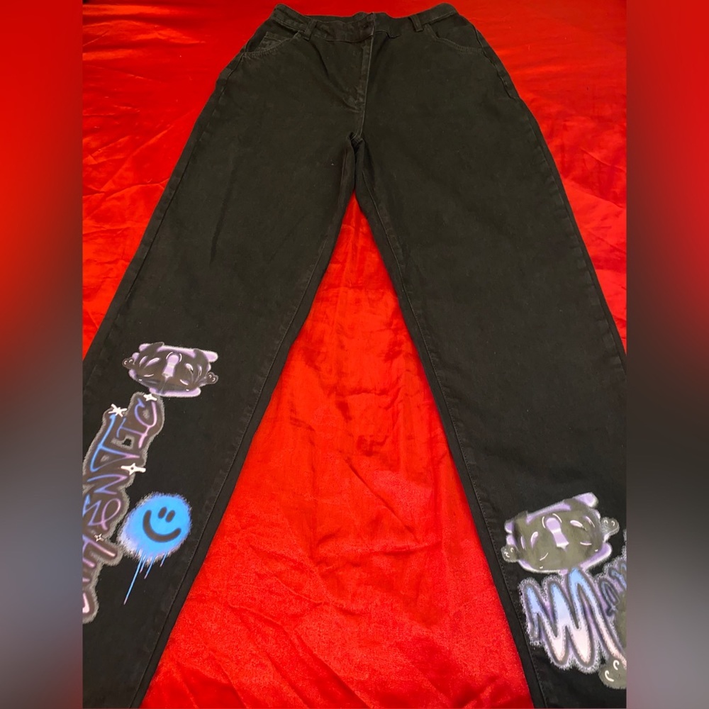 Graffiti Print Boyfriend Jeans